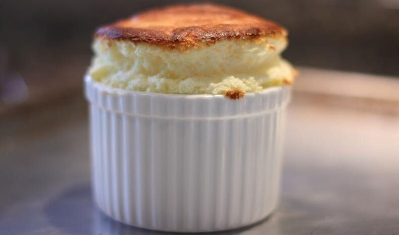 Cottage cheese and apple soufflé - a dessert in a diet for pancreatitis