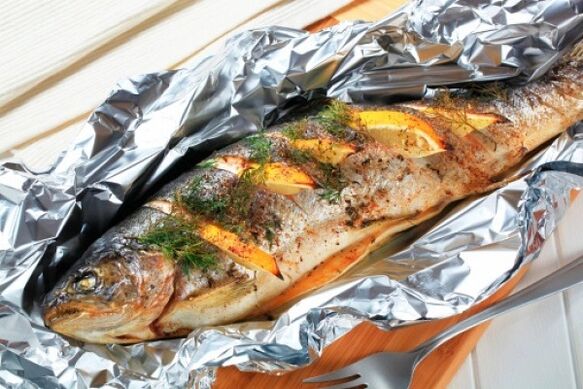 Follow the Maggi diet with foil-baked fish for dinner